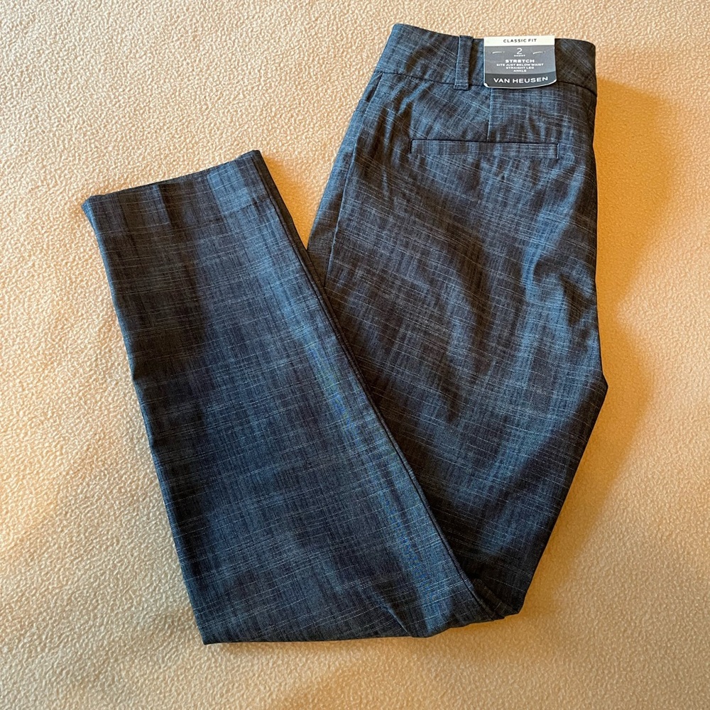 2/$20 - NWT Van Heusen Grey / Blue Plaid Casual or Dressy Short Cut Pants / 2-4